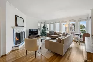 Photo #6: 424083330 Listing