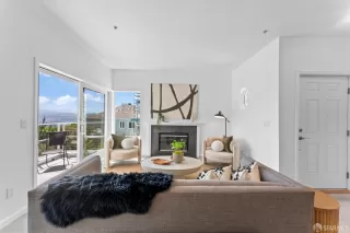 Photo #3: 424083363 Listing 