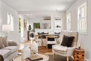 Photo #4: 424083398 Listing 