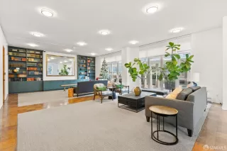 Photo #6: 424084147 Listing