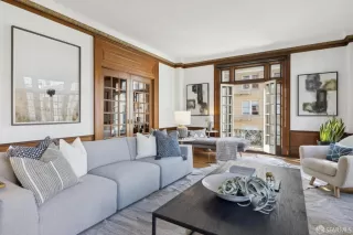 Photo #4: 424084345 Listing