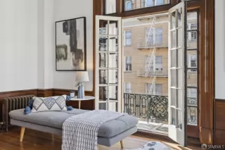 Photo #6: 424084345 Listing