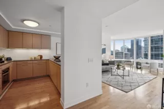 Photo #3: 424084563 Listing