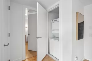 Photo #4: 424084563 Listing