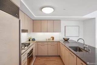 Photo #5: 424084563 Listing