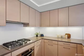 Photo #6: 424084563 Listing