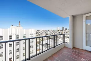 Photo #5: 424084657 Listing