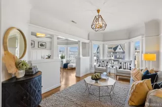 Photo #1: 424103603 Listing