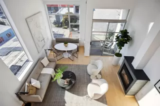 Photo #5: 424103650 Listing