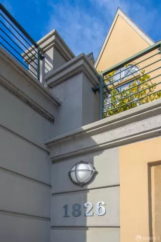 Photo #3: 424103795 Listing