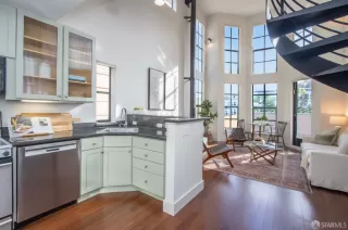 Photo #4: 424103795 Listing