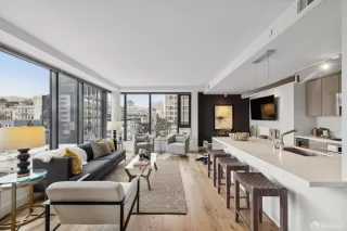 Photo #6: 425000793 Listing