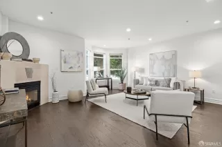 Photo #5: 425000811 Listing