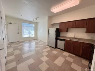 Photo #3: 425001042 Listing 