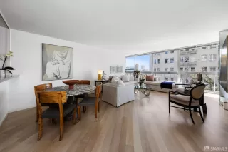 Photo #4: 425001085 Listing 