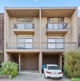 Photo #1: 425001167 Listing 