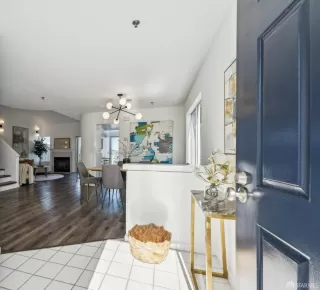 Photo #2: 425001285 Listing 