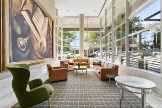 Photo #2: 425001344 Listing