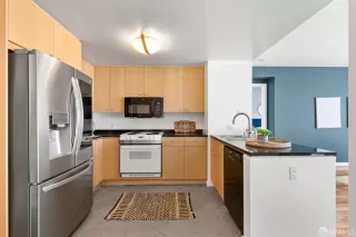 Photo #5: 425001344 Listing