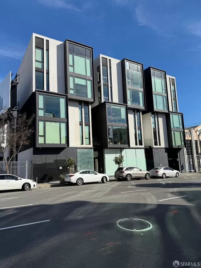 MLS: 425001437 Condo For Sale