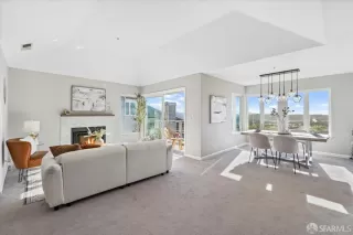 Photo #4: 425001627 Listing