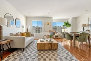 Photo #1: 425001752 Listing 