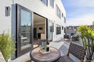 Photo #1: 425002040 Listing