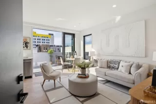 Photo #3: 425002040 Listing