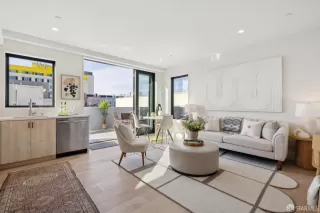 Photo #4: 425002040 Listing