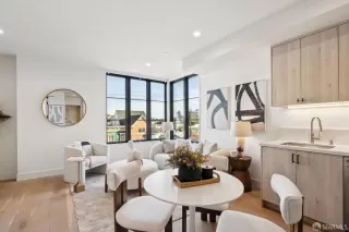 Photo #1: 425002066 Listing 