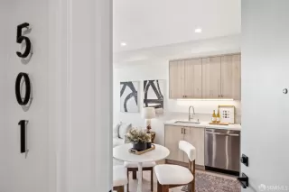 Photo #2: 425002066 Listing 