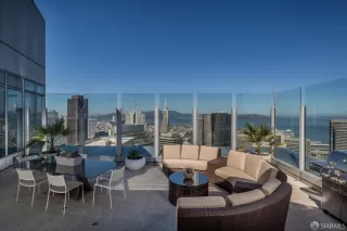 Photo #2: 425002137 Listing