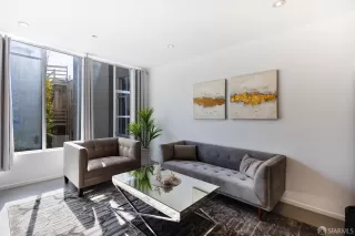 Photo #4: 425002379 Listing 