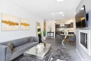 Photo #5: 425002379 Listing 