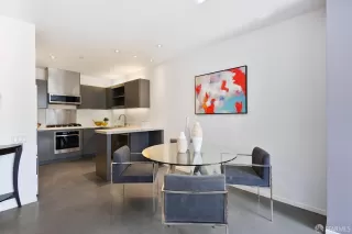 Photo #6: 425002379 Listing 