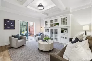 Photo #2: 425002658 Listing 