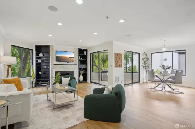 MLS: 425002801 Condo For Sale