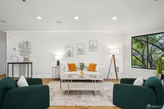 Photo #3: 425002801 Listing 