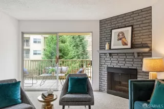 Photo #4: 425002958 Listing