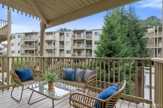 Photo #5: 425002958 Listing