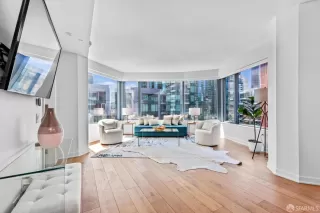 Photo #2: 425002972 Listing