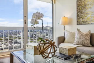 Photo #5: 425003360 Listing