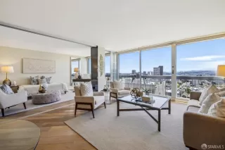 Photo #6: 425003360 Listing