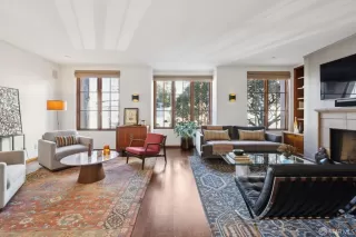 Photo #5: 425003753 Listing 