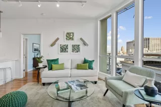 Photo #2: 425003981 Listing