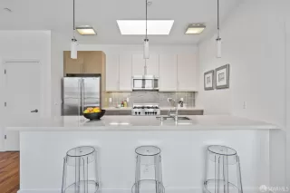 Photo #6: 425003981 Listing