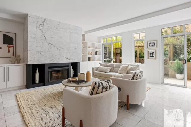 MLS: 425004018 Condo For Sale