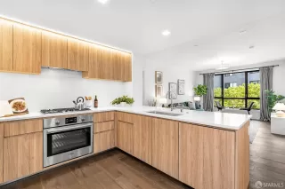 Photo #3: 425004706 Listing 