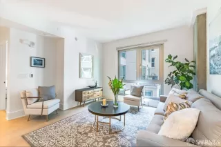 Photo #4: 425004802 Listing