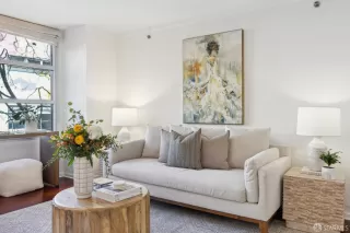 Photo #3: 425004920 Listing